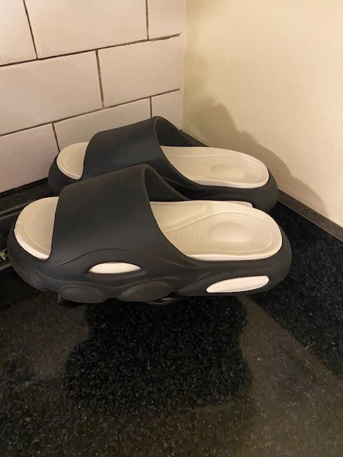 Unisex Lightweight Pool Slides w/ Cushioned Sole Black White Size 39/40