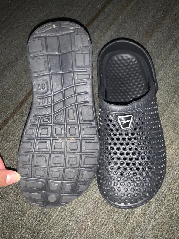 Unisex Light Non-slip Clog Sandals Slippers with Strap Size 7 Black