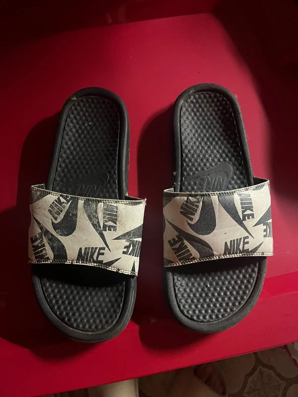 Nike Allover Print On Sandals Slipper Black White Size 9