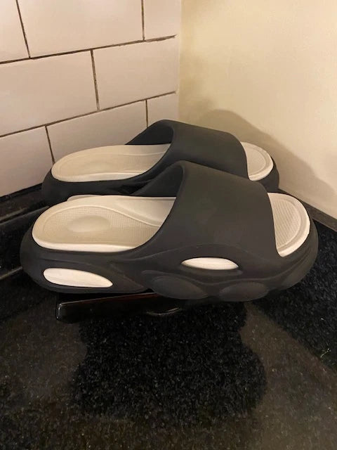 Unisex Lightweight Pool Slides w/ Cushioned Sole Black White Size 39/40