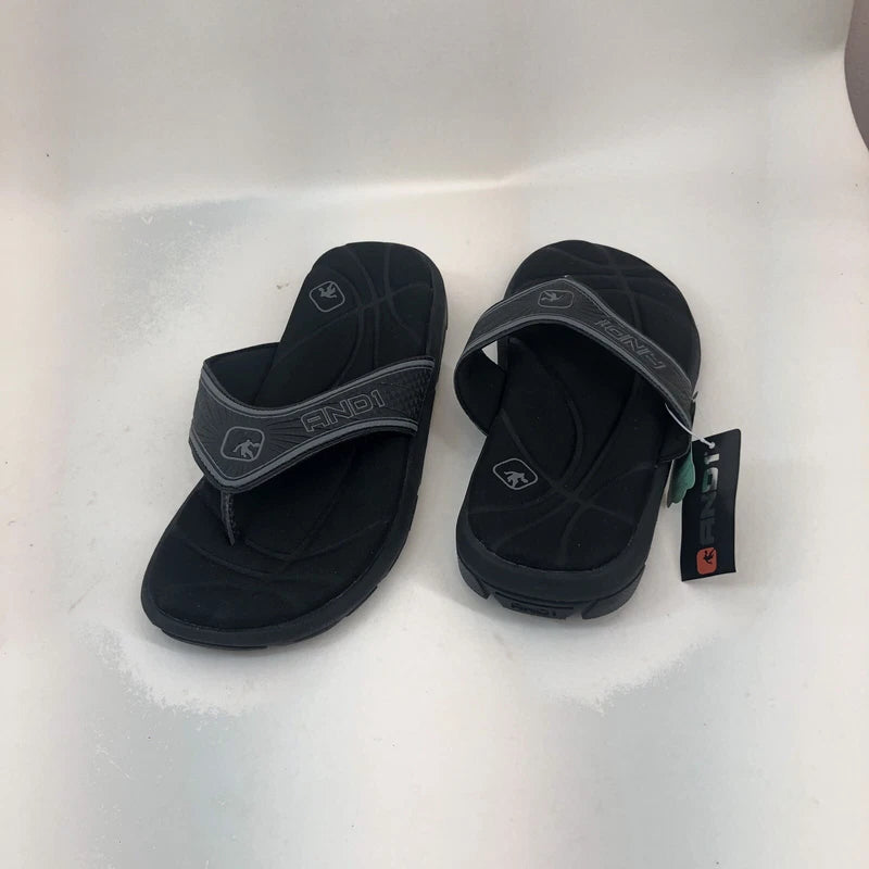 AND1 Men Athletic Beach Pool Slides Slipper Thong SZ 7 Black Gray